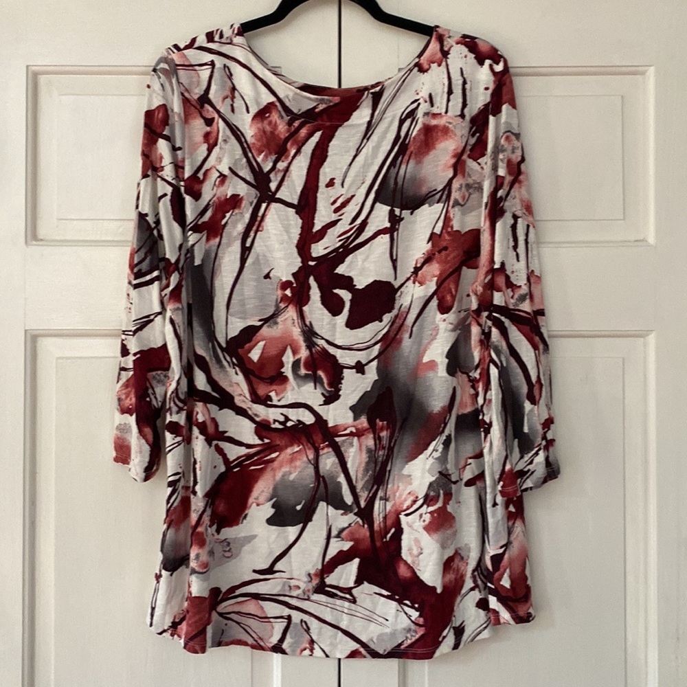 Chicos Size 3 Easywear Chicos Abstract Floral Tunic White Gray Maroon Chico’s XL